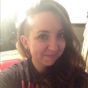 Meet your Posher, Becca